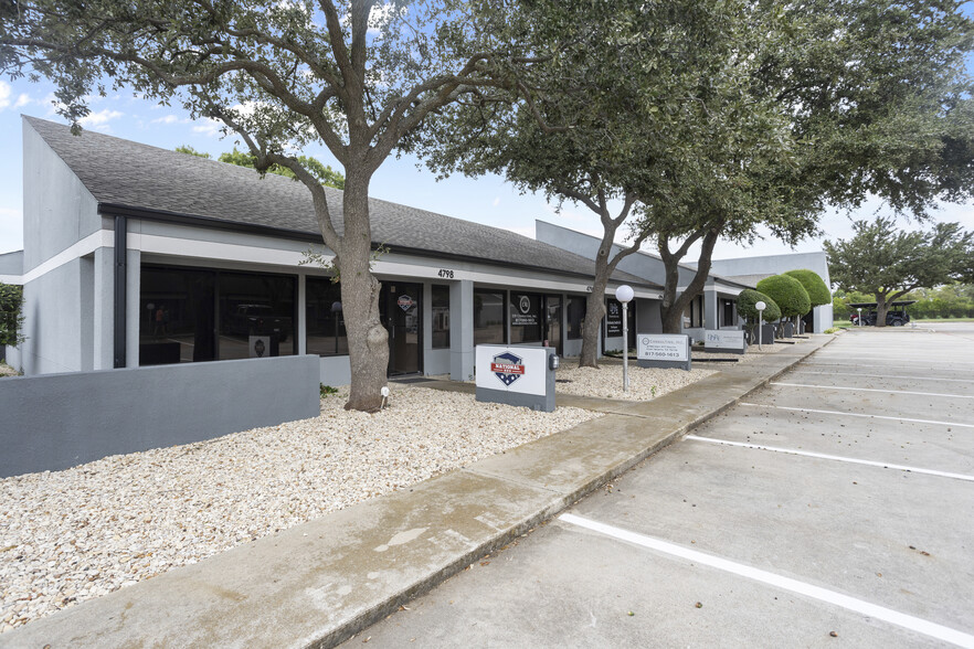 4734 Benbrook Blvd, Benbrook, TX for lease - Building Photo - Image 3 of 17