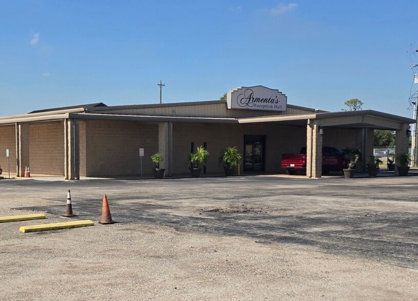 825 Sheldon Rd, Channelview, TX for lease - Building Photo - Image 1 of 12