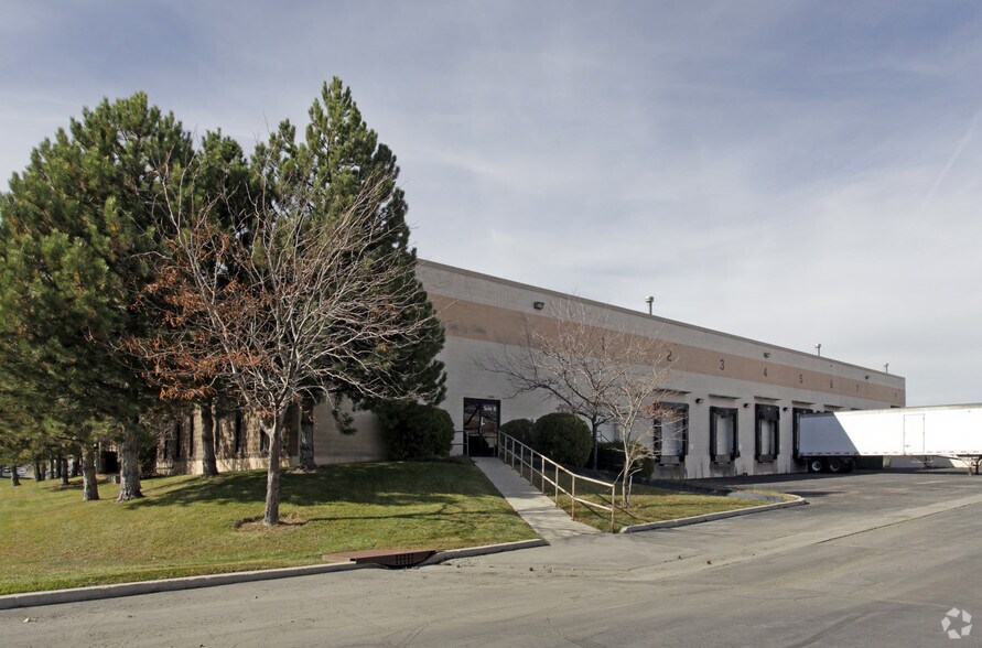 4464 W 2100 S, Salt Lake City, UT à louer - Photo du bâtiment - Image 3 de 7