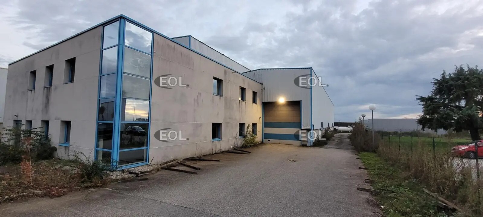 Flex in Béligneux for lease Building Photo- Image 1 of 11