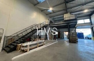 Plus de détails pour Local d'activités à louer