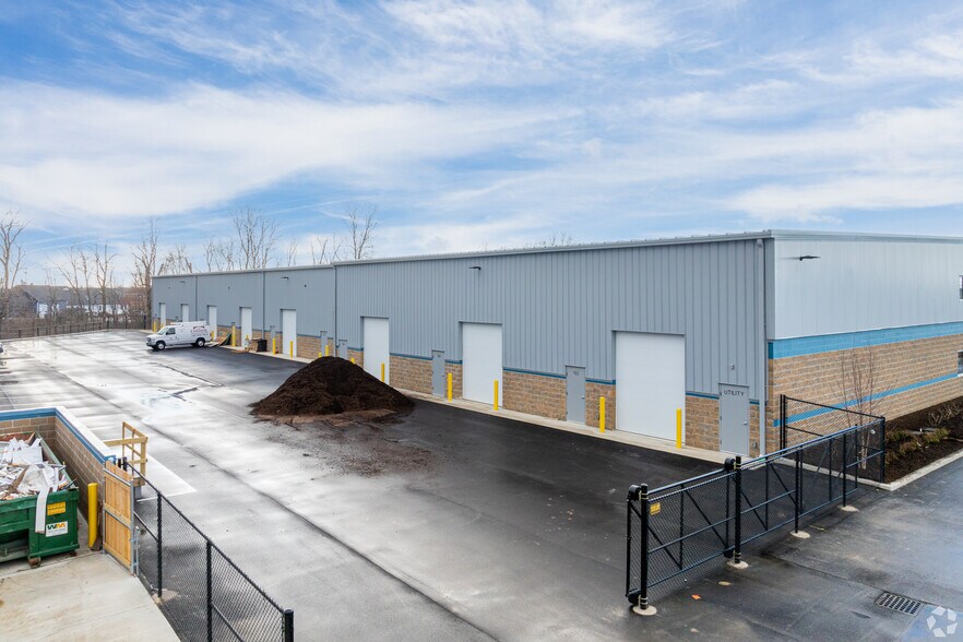 17265 Harger Ct, Noblesville, IN à louer - Photo du bâtiment - Image 3 de 4