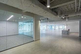 550 S Hope St, Los Angeles, CA for lease Interior Photo- Image 2 of 13