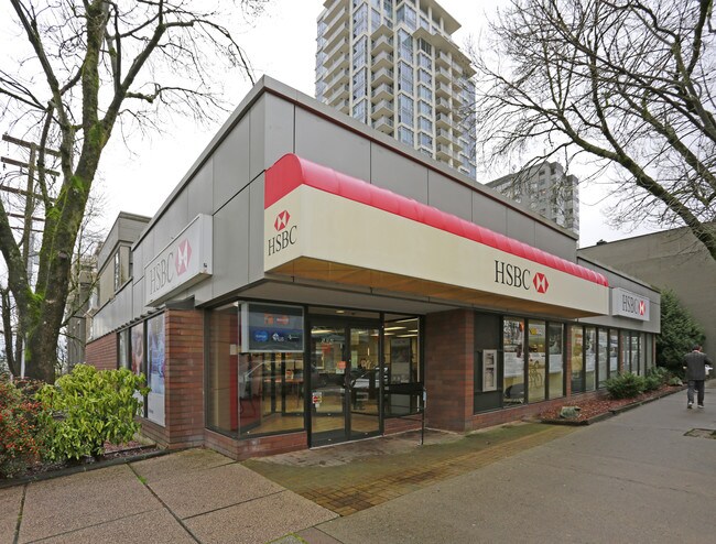 Plus de détails pour 504 6th St, New Westminster, BC - Commerce de détail à vendre