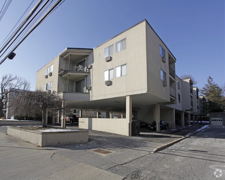 910 Hope St, Stamford, CT à louer - Photo du bâtiment - Image 2 de 2