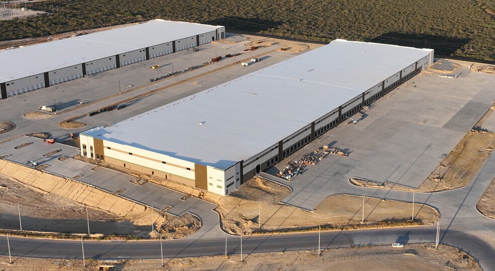 13297 Port Drive, Laredo, TX for lease - Building Photo - Image 3 of 7