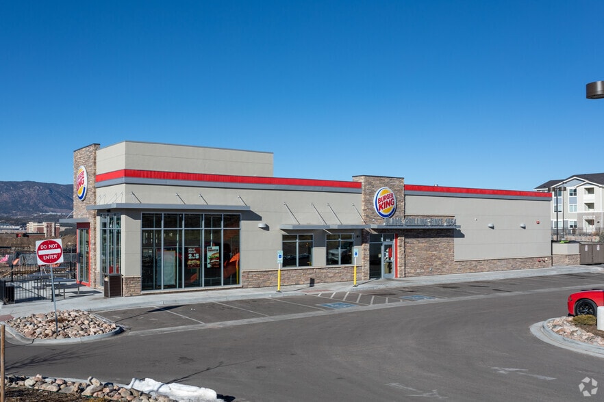 1364 Interquest Pkwy, Colorado Springs, CO for lease - Building Photo - Image 2 of 3