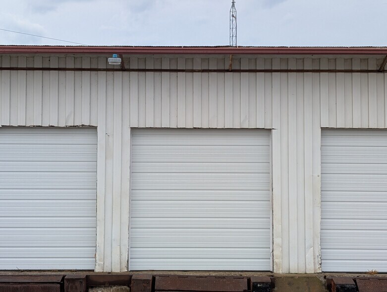 125 Barlow Rd, Farmington, IL à louer - Photo du bâtiment - Image 3 de 22