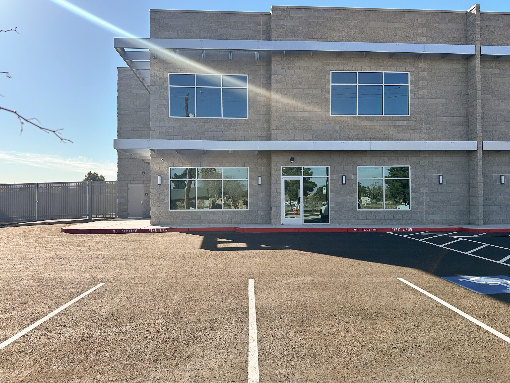 4055 E Patrick Ln, Las Vegas, NV à louer Photo principale- Image 1 de 18