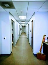 8895 Cowl Spur Ct, Conroe, TX for lease Interior Photo- Image 1 of 2