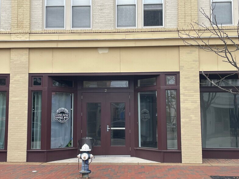 245 E Broadway Ave, Hopewell, VA à louer - Photo du bâtiment - Image 2 de 7