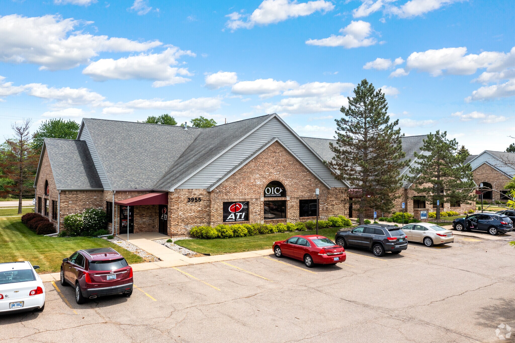 3955 Okemos Rd, Okemos, MI for lease Primary Photo- Image 1 of 9