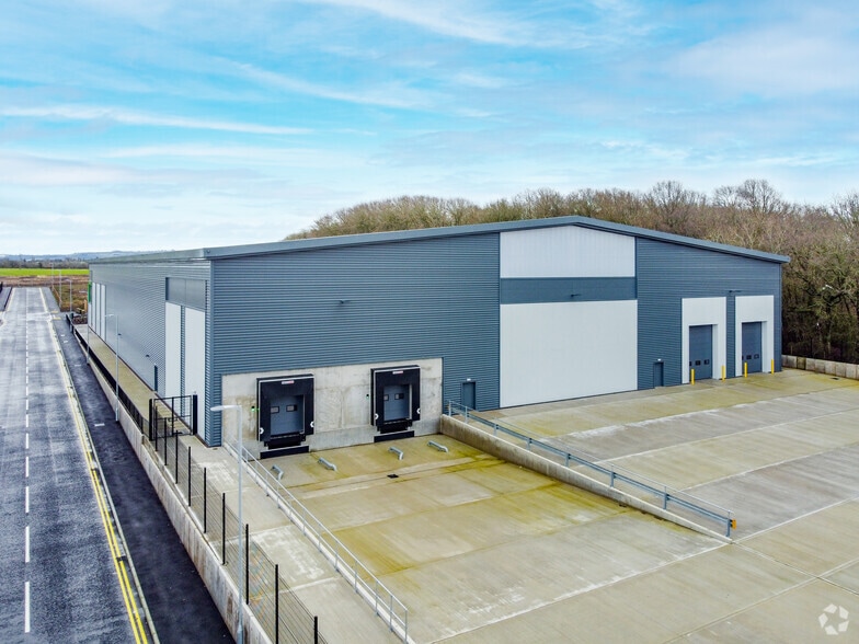 52 Vs, Evesham for lease - Building Photo - Image 1 of 6