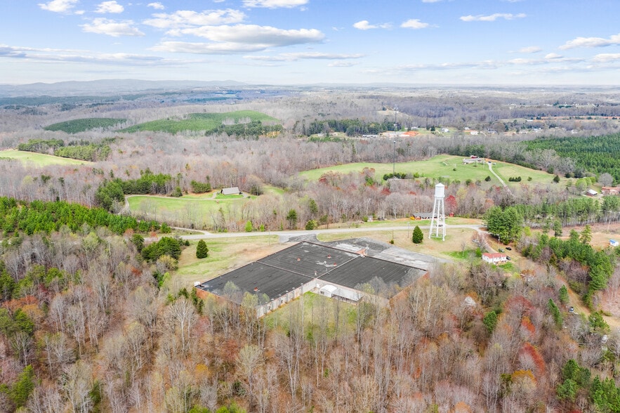 1160 Daniel Rd, Axton, VA à louer - Photo du bâtiment - Image 3 de 10