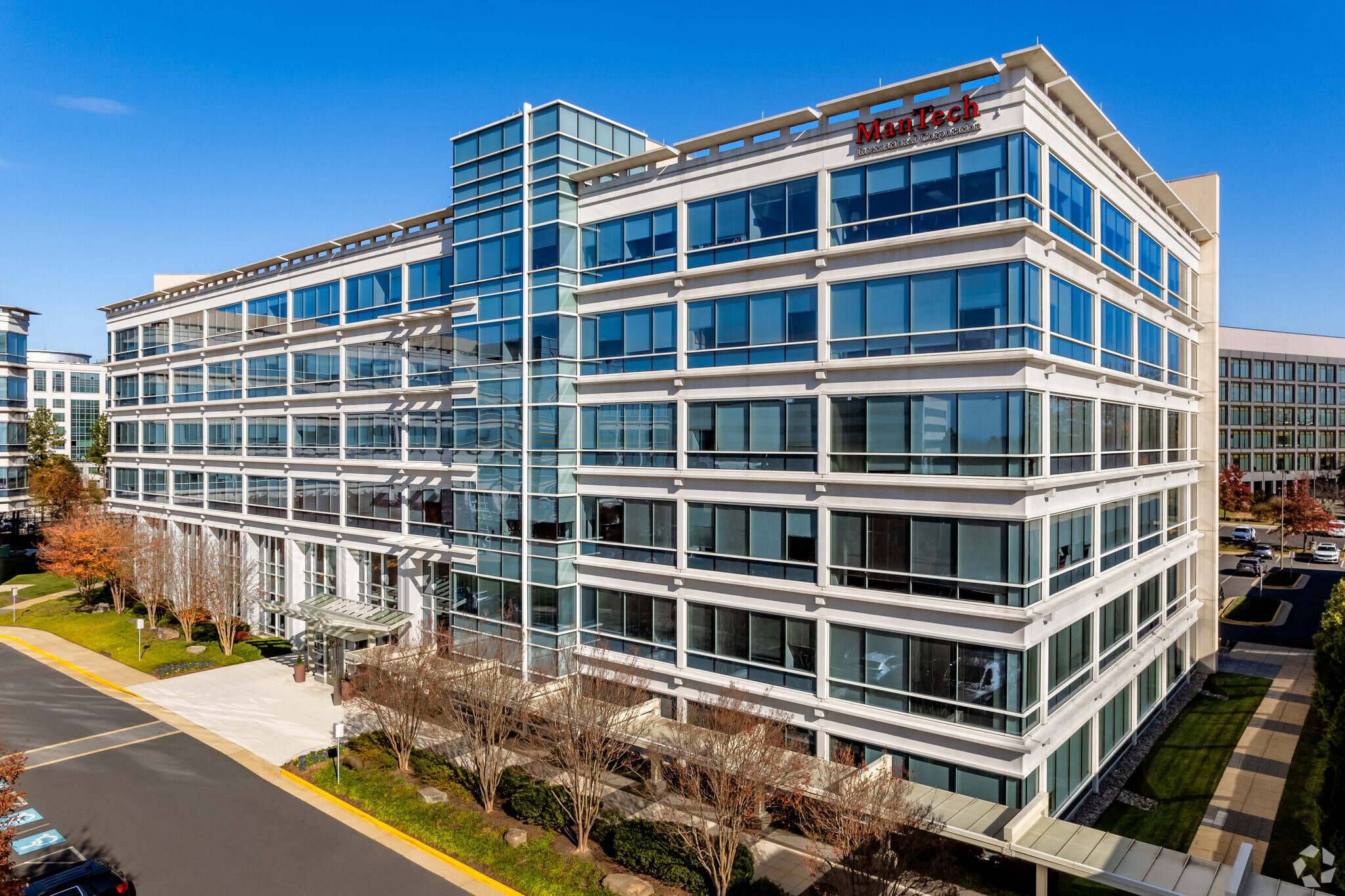 2250 Corporate Park Dr, Herndon, VA for lease Building Photo- Image 1 of 6