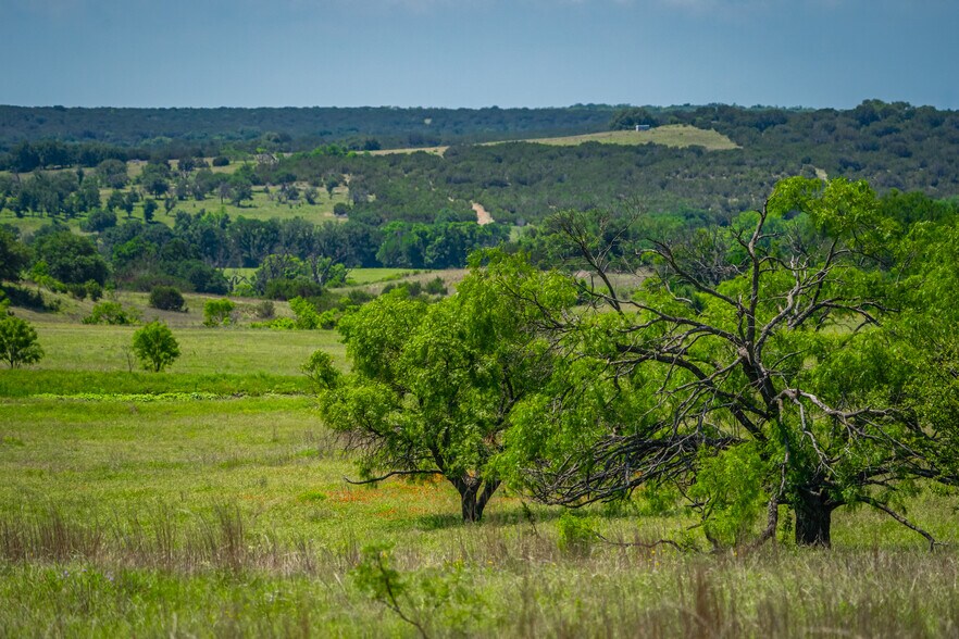 CR 535, Evant, TX à vendre - Photo du bâtiment - Image 3 de 41