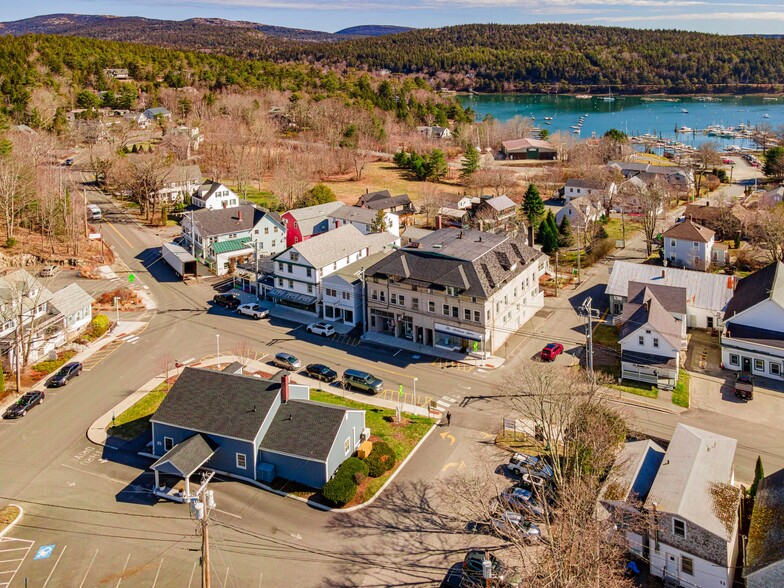 112 Main St, Northeast Harbor, ME à vendre - Photo du bâtiment - Image 3 de 15