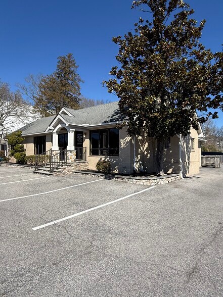 8185 Ritchie Hwy, Pasadena, MD à vendre - Photo du bâtiment - Image 3 de 10