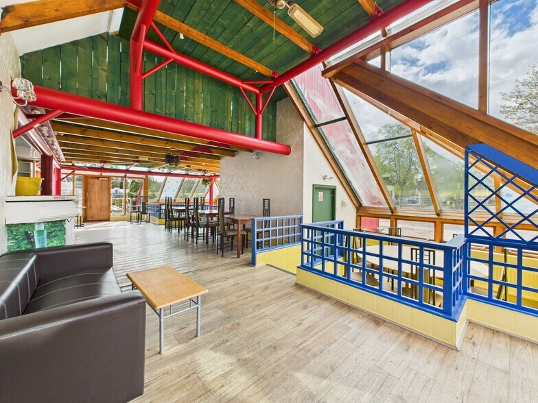 3 Dee St, Banchory à vendre - Photo du bâtiment - Image 2 de 4