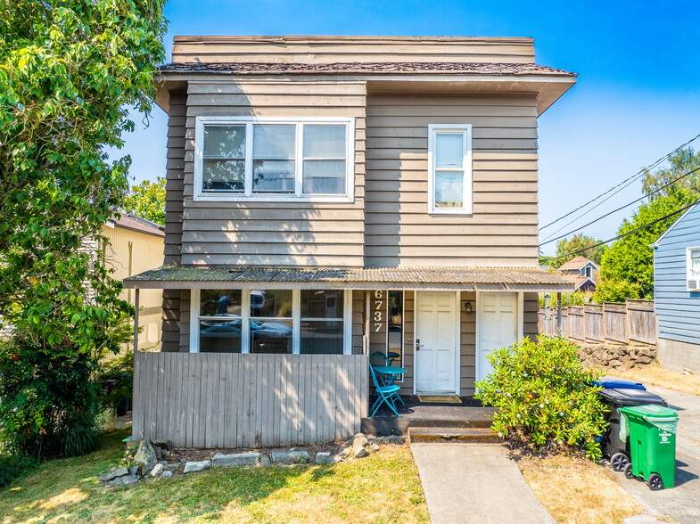 6737 16th Ave NW, Seattle, WA for sale - Primary Photo - Image 1 of 12