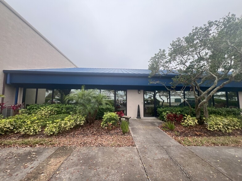 14450 N 46th St, Clearwater, FL for lease - Building Photo - Image 3 of 11