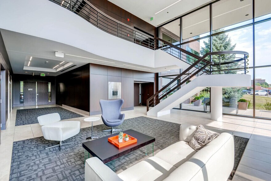 141 Union Blvd, Lakewood, CO à louer - Hall d’entrée - Image 3 de 13