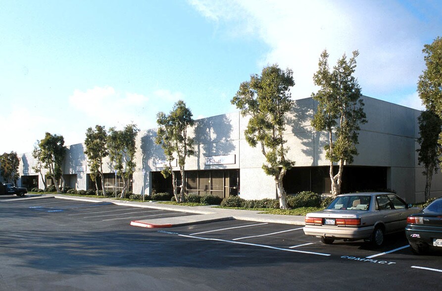 9040 Kenamar Dr, San Diego, CA à louer - Photo du bâtiment - Image 3 de 4