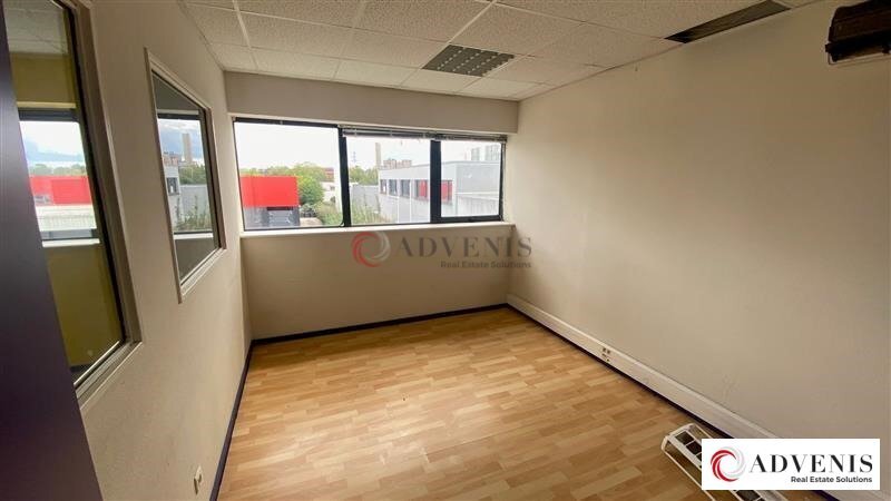 Bureau dans Cenon à louer - Photo du bâtiment - Image 2 de 12