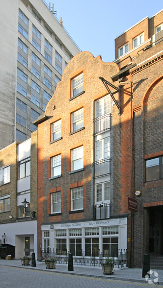 6 Masons Yard, London for lease - Building Photo - Image 2 of 3