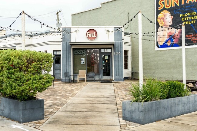 Plus de détails pour 120 S Park Ave, Sanford, FL - Commerce de détail à vendre