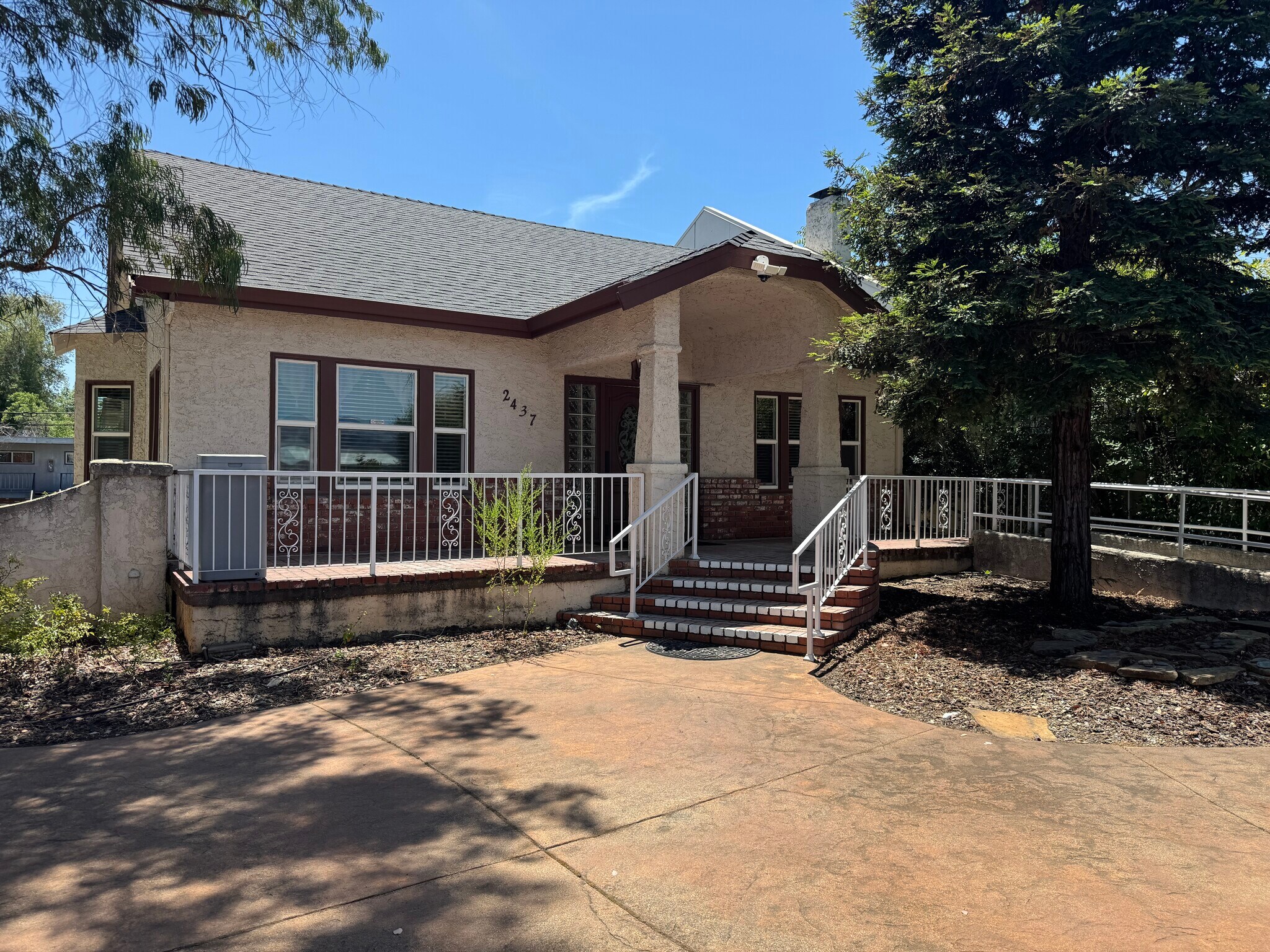 2437 Old Eureka Way, Redding, CA for sale Building Photo- Image 1 of 1