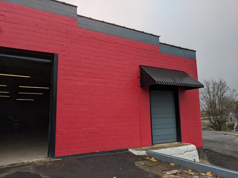 186 Patton Ave, Asheville, NC à louer - Photo du bâtiment - Image 2 de 4