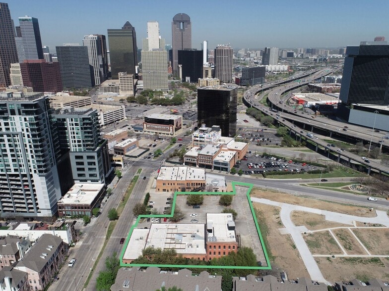 400 Cesar Chavez Boulevard, Dallas, TX for sale - Building Photo - Image 2 of 2