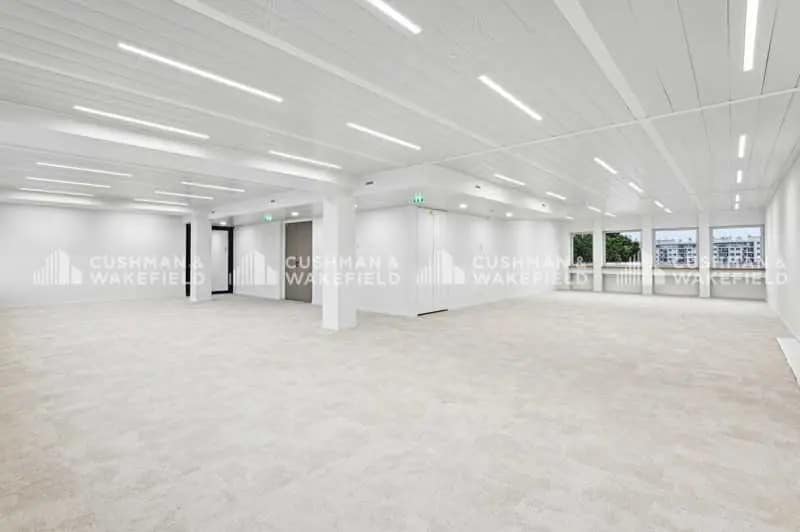 Office in Paris for lease - Interior Photo - Image 2 of 29