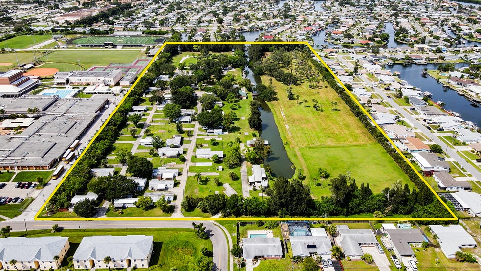 35 Winar Dr, Merritt Island, FL for sale - Building Photo - Image 3 of 53
