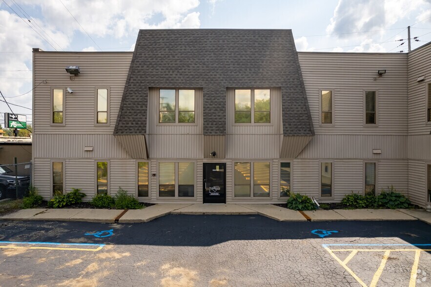 22511 Telegraph Rd, Southfield, MI à louer - Photo du bâtiment - Image 3 de 5