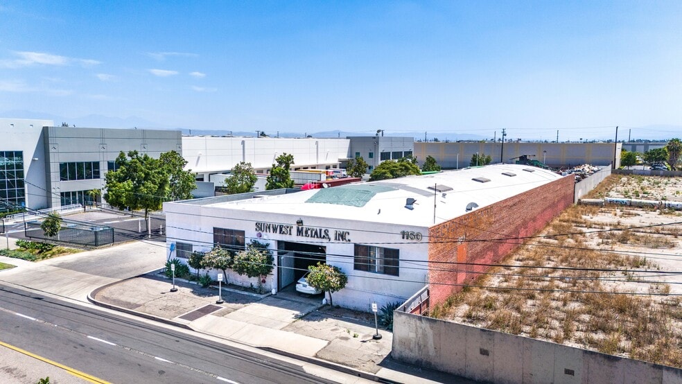 1150 N Anaheim Blvd, Anaheim, CA à vendre - Photo du bâtiment - Image 2 de 9