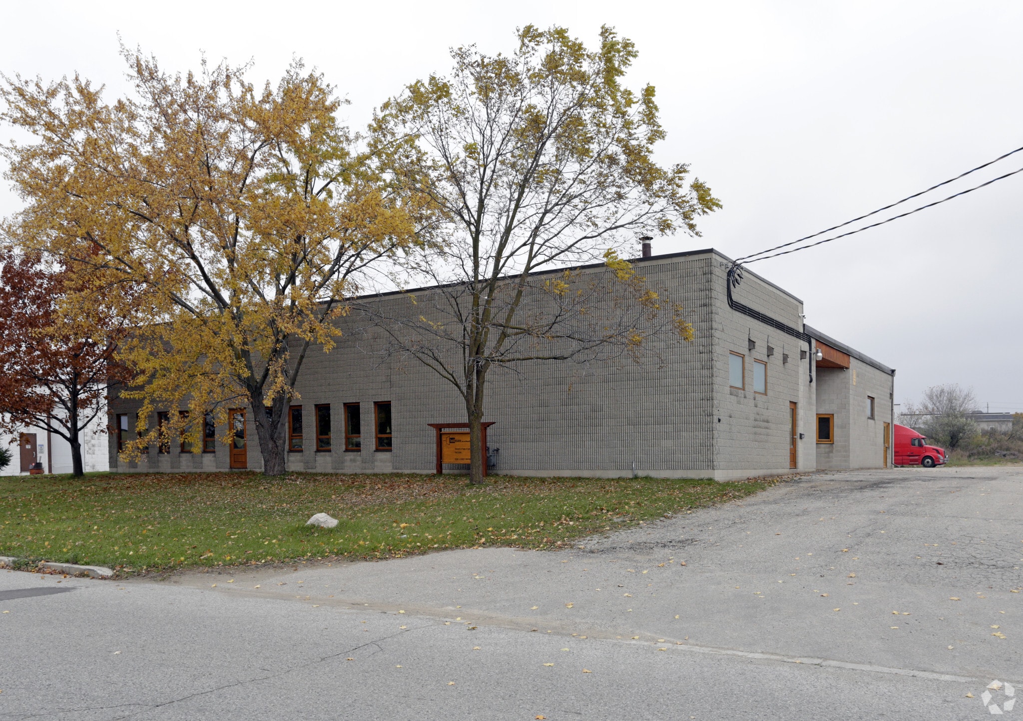 596 Colby Dr, Waterloo, ON for lease Primary Photo- Image 1 of 4