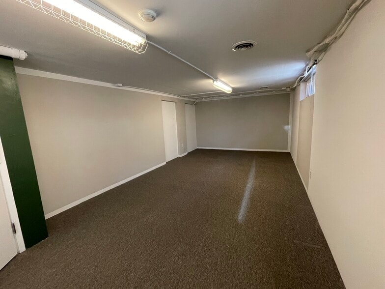 226 California Ave, Reno, NV for lease - Building Photo - Image 3 of 7