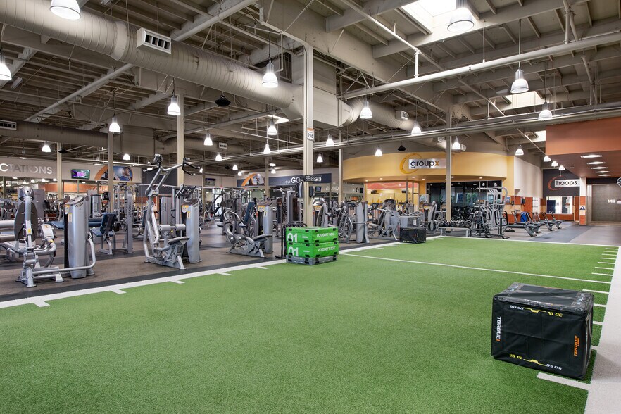 1610 Crane Ct, San Jose, CA à vendre - Photo du bâtiment - Image 3 de 11