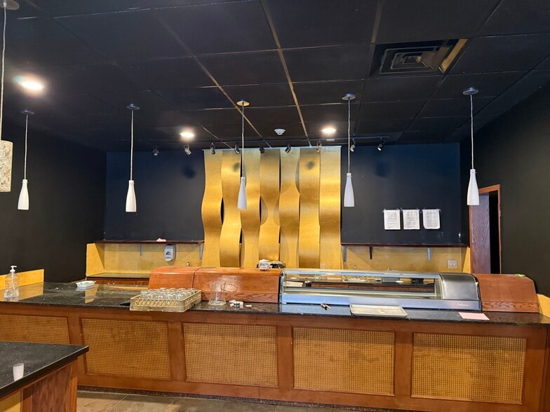 4511-4517 N Oakland Ave, Shorewood, WI for lease - Building Photo - Image 3 of 6