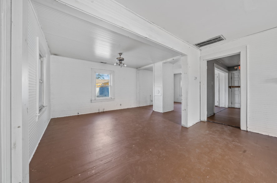 112 N Mineral Springs Rd, Durham, NC for lease - Interior Photo - Image 3 of 8