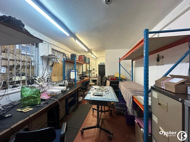 71 Westbury Ave, Londres à louer - Photo du bâtiment - Image 3 de 4