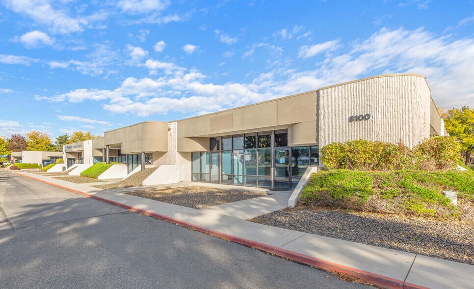 8100 Emerald St, Boise, ID à vendre - Photo du bâtiment - Image 3 de 16