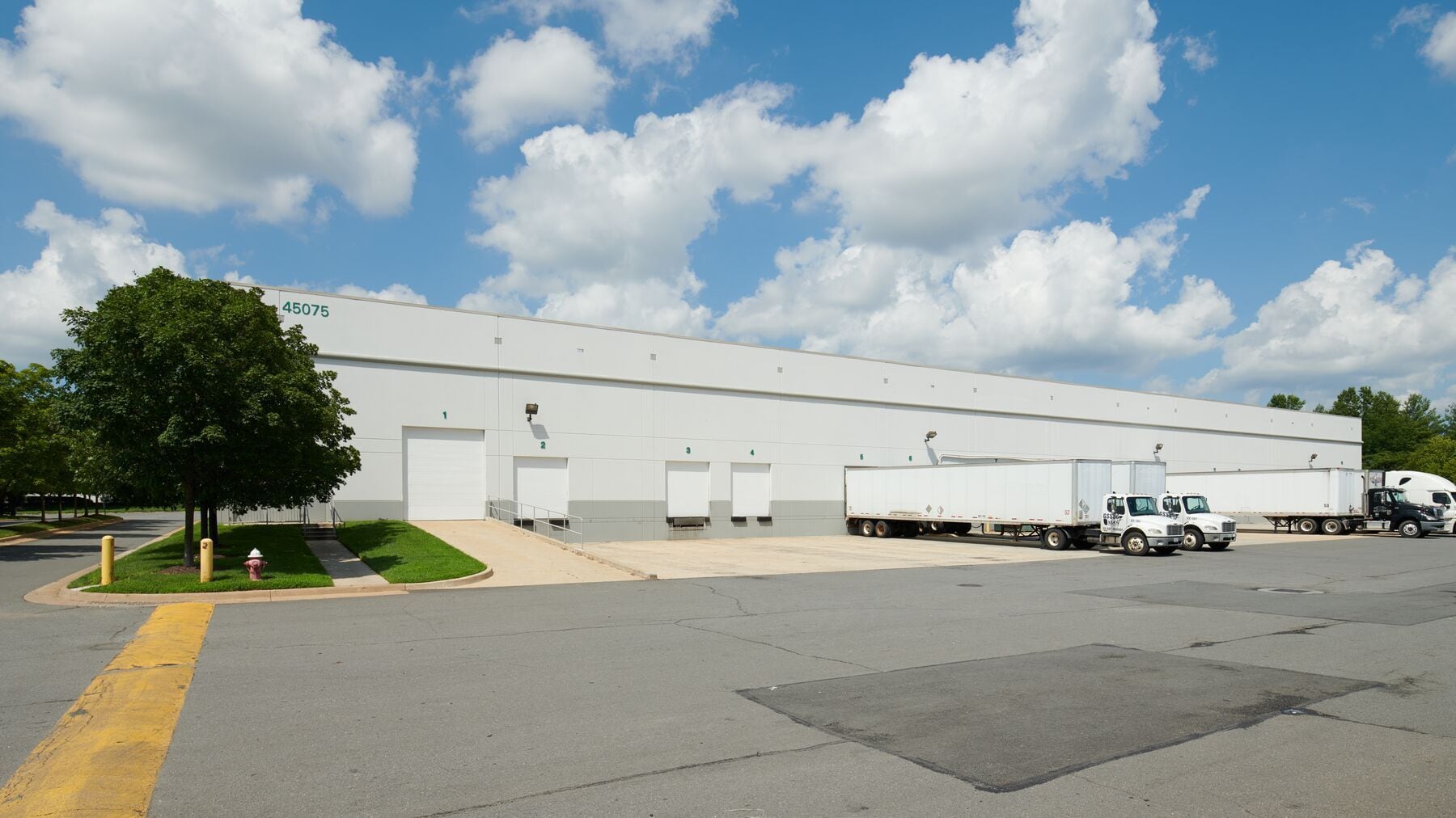 45075 Old Ox Rd, Dulles, VA for lease Building Photo- Image 1 of 4