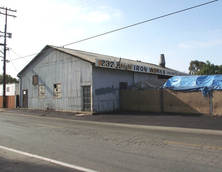 737 Mercantile St, Vista, CA à vendre - Photo du bâtiment - Image 2 de 3