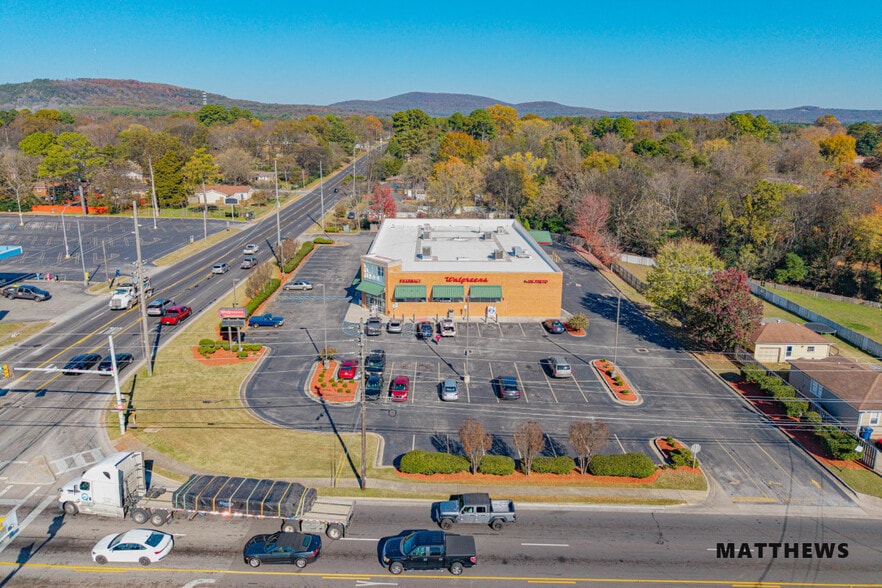 3500 Mastin Lake Rd NW, Huntsville, AL for sale - Building Photo - Image 2 of 3