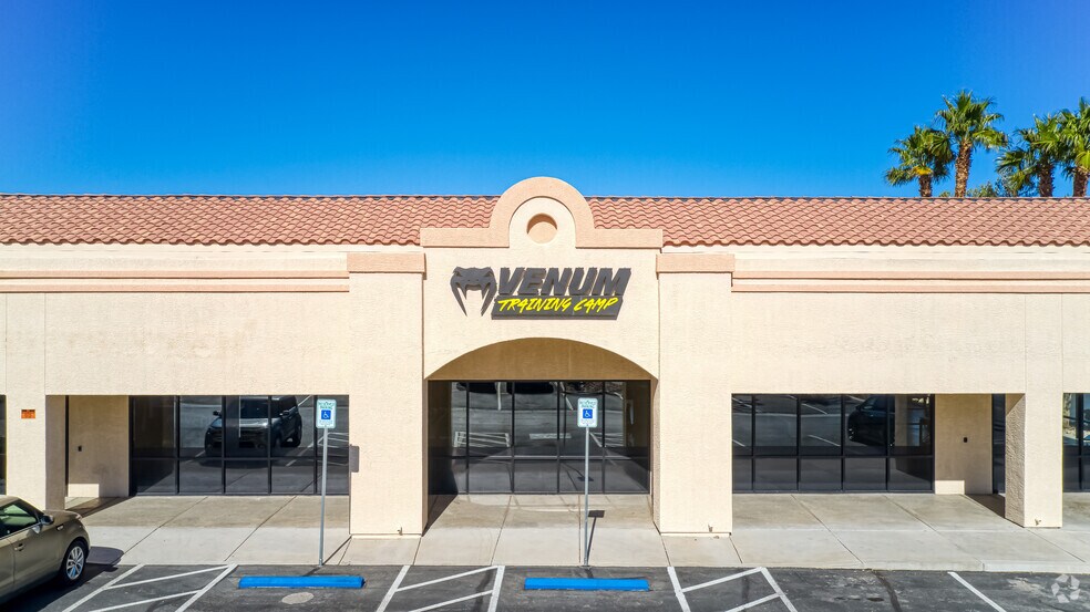 9430-9484 W Lake Mead Blvd, Las Vegas, NV à louer - Photo du bâtiment - Image 2 de 18