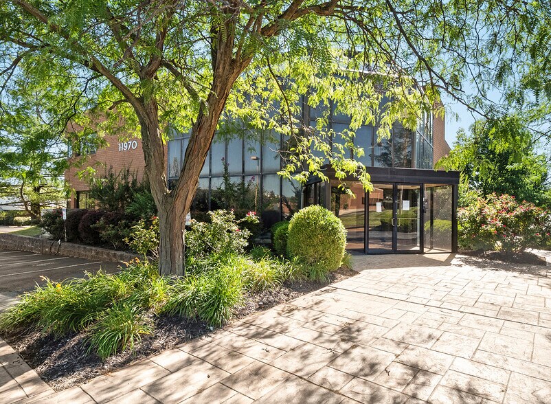 11970 Borman Dr, Maryland Heights, MO for sale - Building Photo - Image 2 of 10