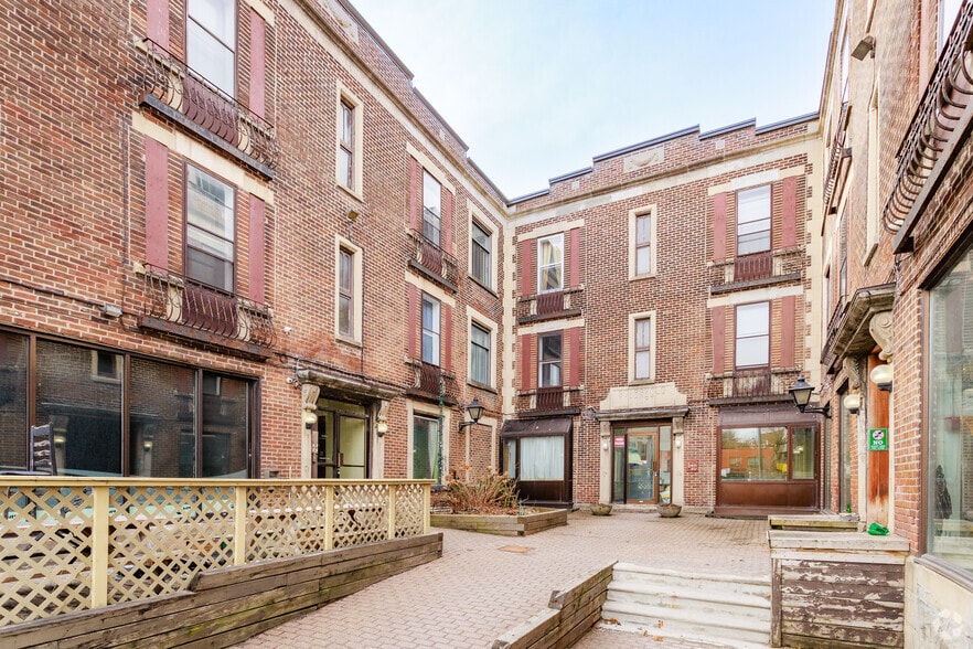 5136 Boul Décarie, Montréal, QC for sale - Building Photo - Image 3 of 5
